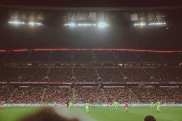又一个大将倒下！荷兰官宣24岁后卫退出世界杯，赛季太久导致疲劳（配图示意）